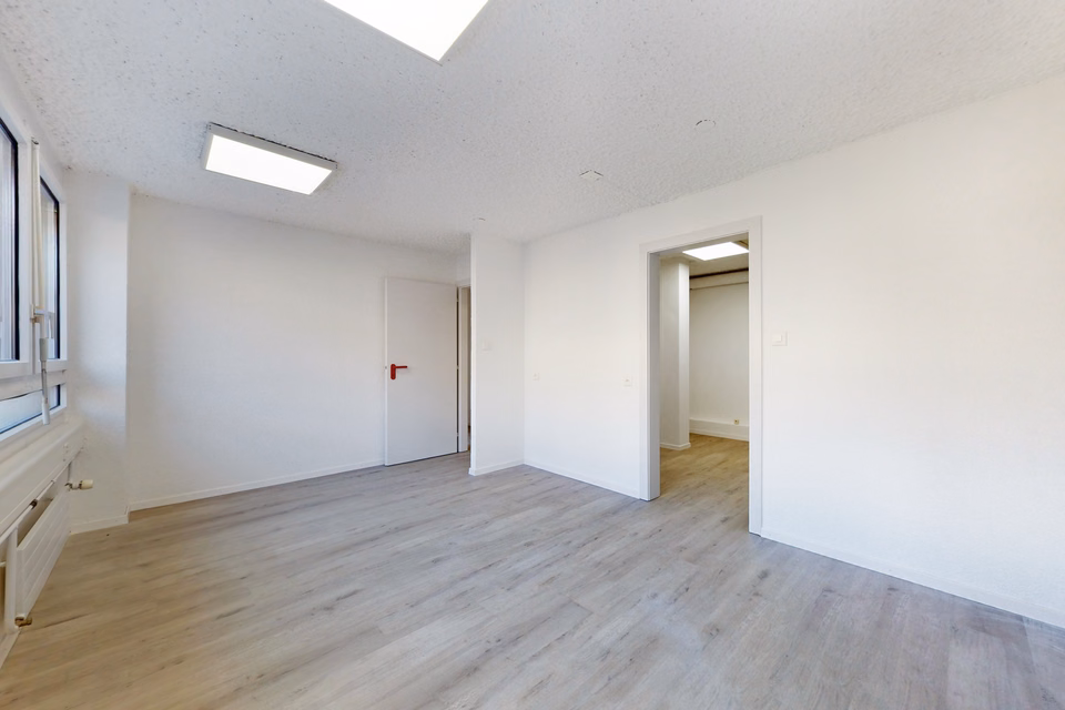 Functional, bright offices in immediate proximity to the train station, Rue de la Gare, 1260 Nyon, Vaud, CH