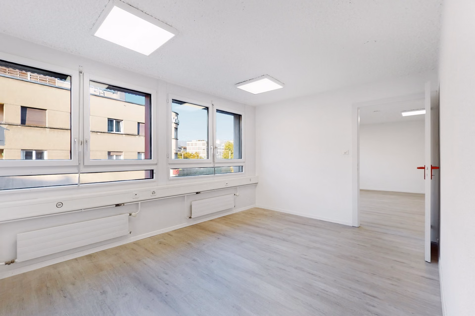 Functional, bright offices in immediate proximity to the train station, Rue de la Gare, 1260 Nyon, Vaud, CH