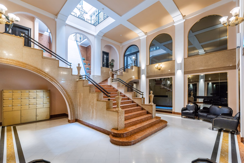 Ufficio di charme appena rinnovato al Palazzo Gargantini, Via Guglielmo Marconi, 6900 Lugano, Ticino, CH