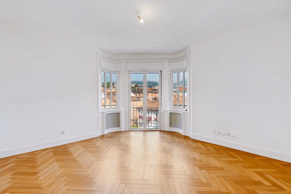 Ufficio di charme appena rinnovato al Palazzo Gargantini, Via Guglielmo Marconi, 6900 Lugano, Ticino, CH