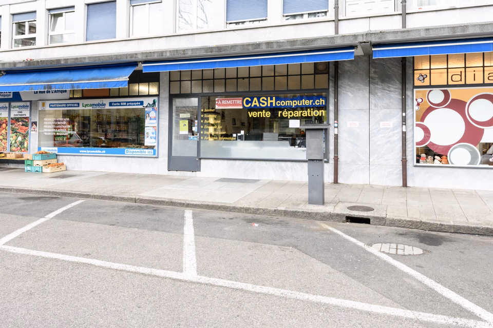 Arcade commerciale proche de la gare Cornavin, Rue Louis-Favre, 1201 Genève, Geneva, CH