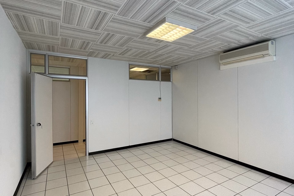 IL TUO LOCALE COMMERCIALE A RIVERA, Via Cantonale, 6802 Rivera, Ticino, CH