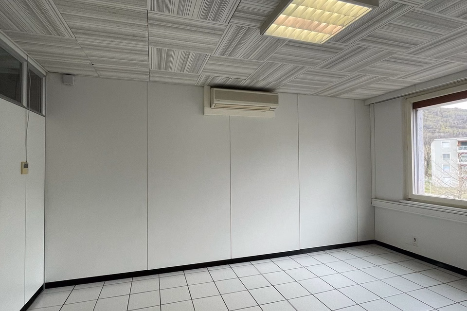 IL TUO LOCALE COMMERCIALE A RIVERA, Via Cantonale, 6802 Rivera, Ticino, CH