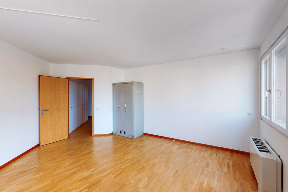 Prestigious office space in Mendrisio – 170 m² of functional, bright space, Via S. Franscini, 6850 Mendrisio, Ticino, CH