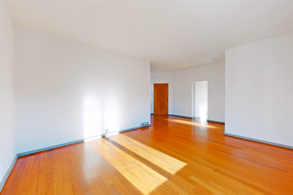 Willkommen in Ihrem neuen Arbeitsumfeld im Herzen von Bellinzona!, Viale Stazione, 6500 Bellinzona, Ticino, CH