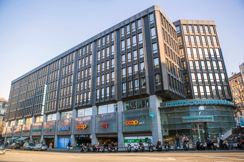 Arcade commerciale – Centre Commercial Eaux-Vives, Genève, Rue de Jargonnant, 1207 Genève, Geneva, CH