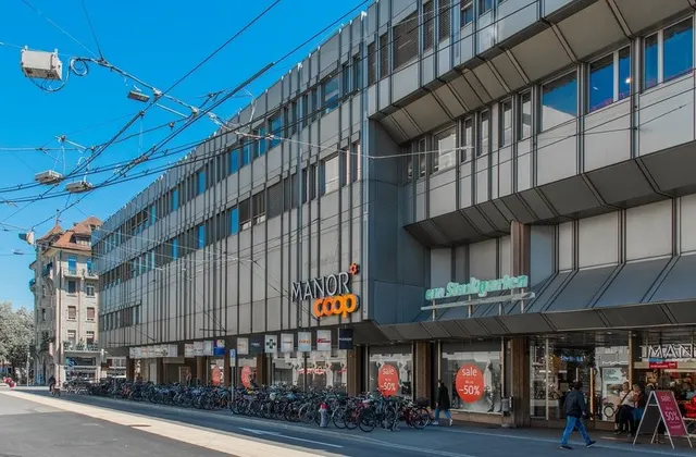 Tout sous un même toit au centre commercial "Am Stadtgarten" (à durée déterminée)