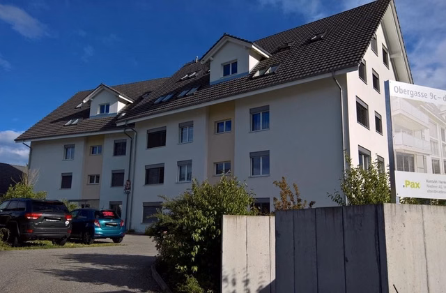Cercate un posto auto in autorimessa a Madiswil?
