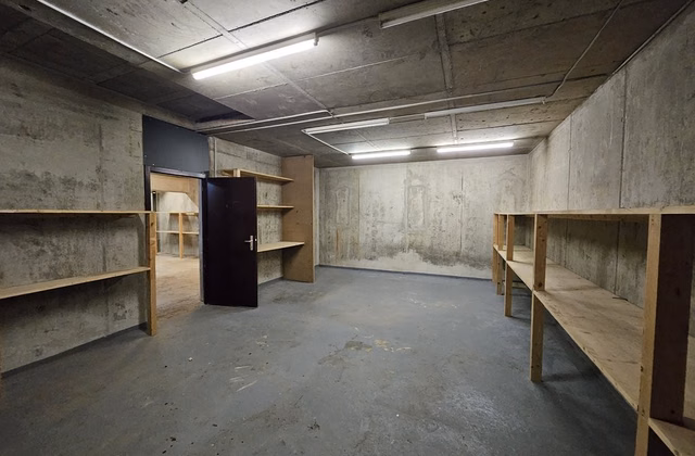 Deposito di ca. 100 m² spazioso nel quartiere Saint-Jean