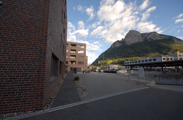 Places de stationnement pour voiture près de la gare