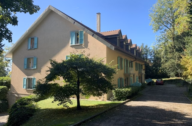 Parking space available near Morges Hospital