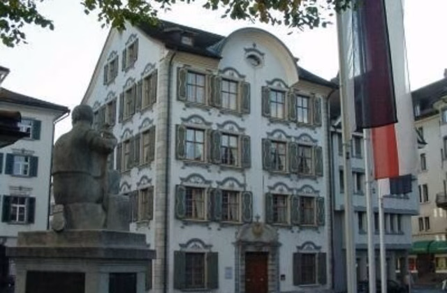 Prime location in Herisau - attractive retail space for rent