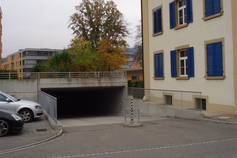 Posto auto vicino alla piscina cercasi?, Altenburg, 5430 Wettingen, Aargau, CH