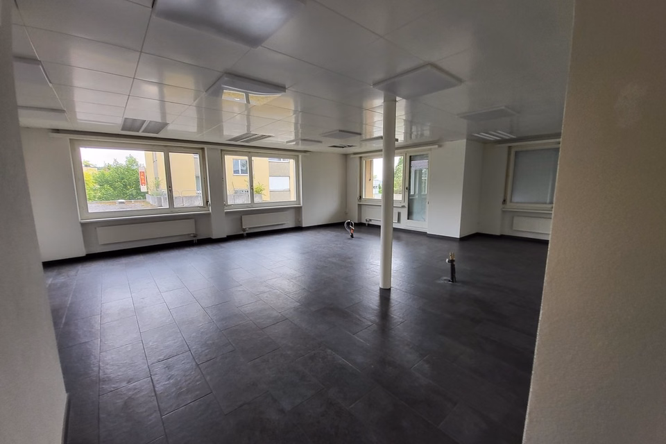 Spazio ufficio al 1° piano in posizione eccellente!, Weiningerstrasse, 8103 Unterengstringen, Zurich, CH