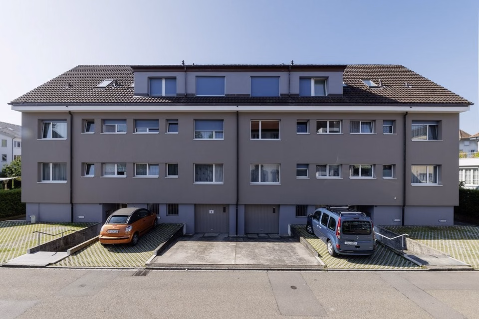 Non lasciamo la Sua auto sotto la pioggia!, Feldstrasse 12/14 (GA), 4123 Allschwil, Basel Land, CH