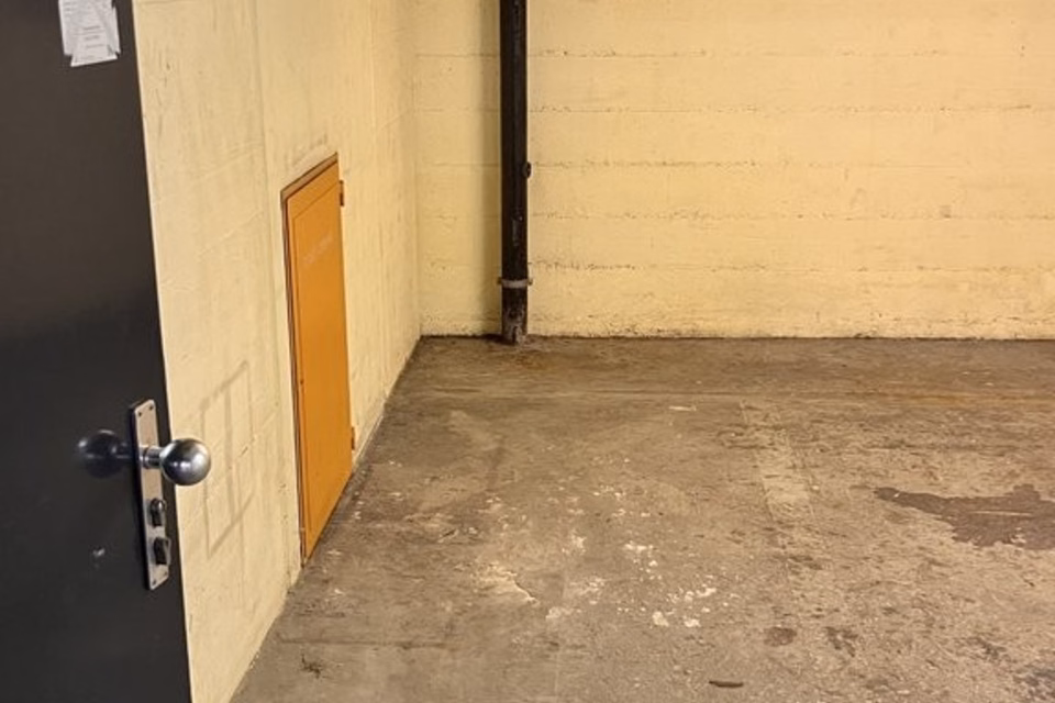 Storage units from 5 to 27 m2 — basement vehicle access and delivery bay, Avenue des Morgines, 1213 Petit-Lancy, Geneva, CH