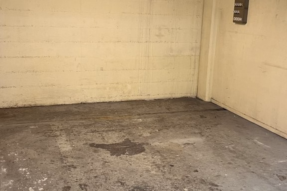 Storage units from 5 to 27 m2 — basement vehicle access and delivery bay, Avenue des Morgines, 1213 Petit-Lancy, Geneva, CH