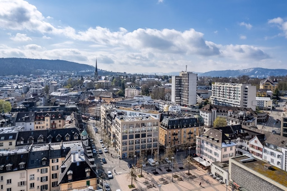 Espace publicitaire à louer directement sur la place du marché d'Oerlikon !, Edisonstrasse, 8050 Zürich, Zurich, CH