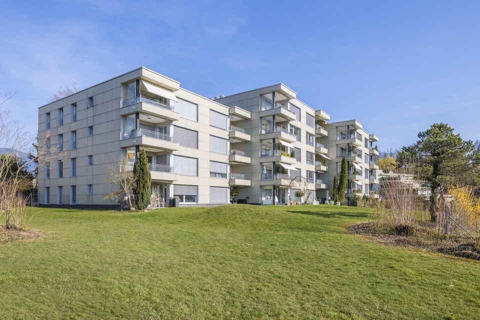 Places de stationnement extérieures à louer, Meggenhornstrasse, 6045 Meggen, Lucerne, CH