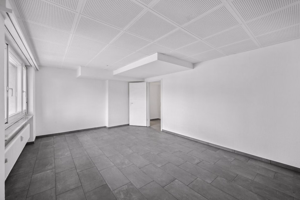 Piccolo locale commerciale — 1° canone netto in omaggio!, Schlossstrasse, 4133 Pratteln, Basel-Landschaft, CH