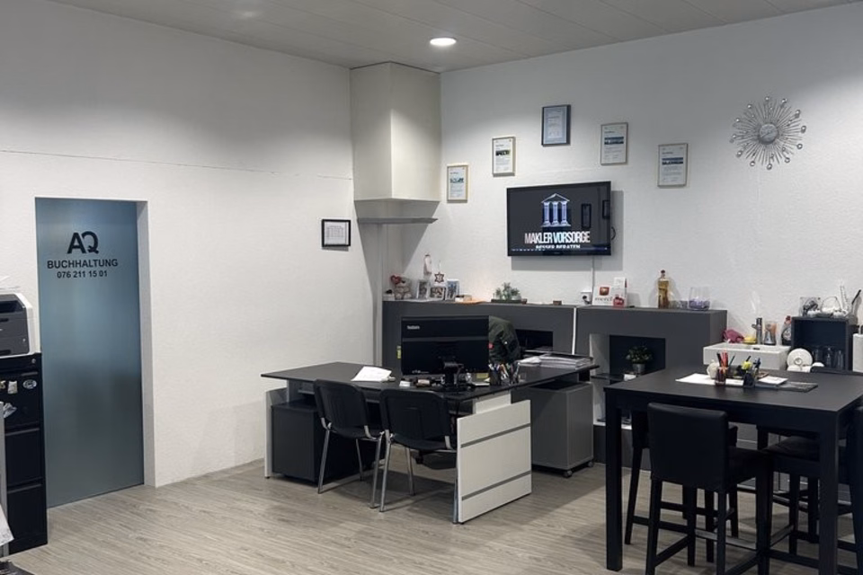 Remplacement de locataire - Local commercial adapté au secteur de la santé, Friedhofstrasse, 5610 Wohlen, Aargau, CH