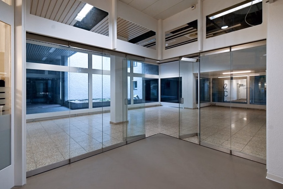Remplacement de locataire - Local commercial adapté au secteur de la santé, Friedhofstrasse, 5610 Wohlen, Aargau, CH