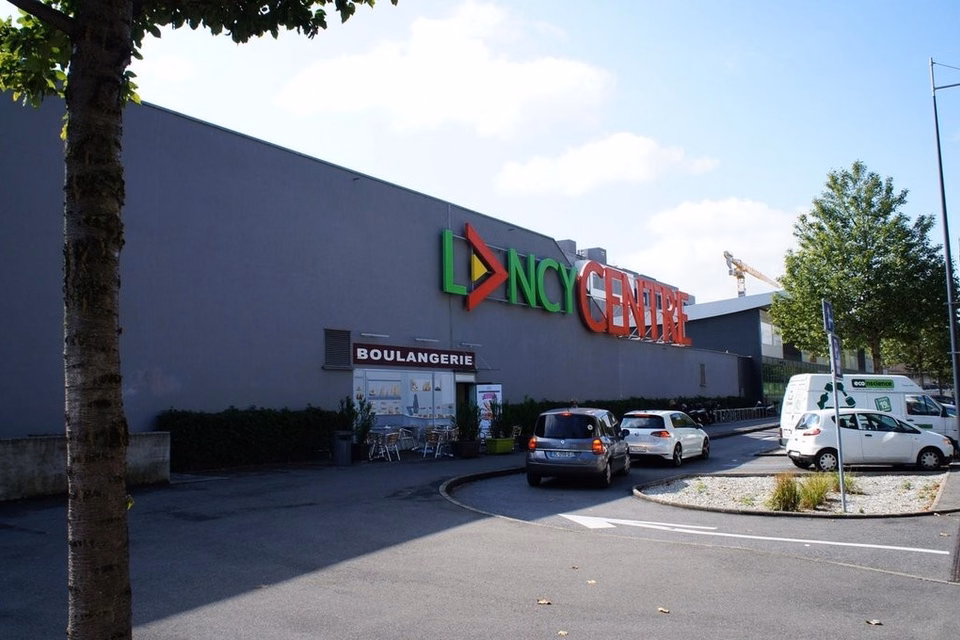 Lancy Centre! Tiefgaragenparkplatz, Rue de Chancy, 1213 Petit-Lancy, Geneva, CH