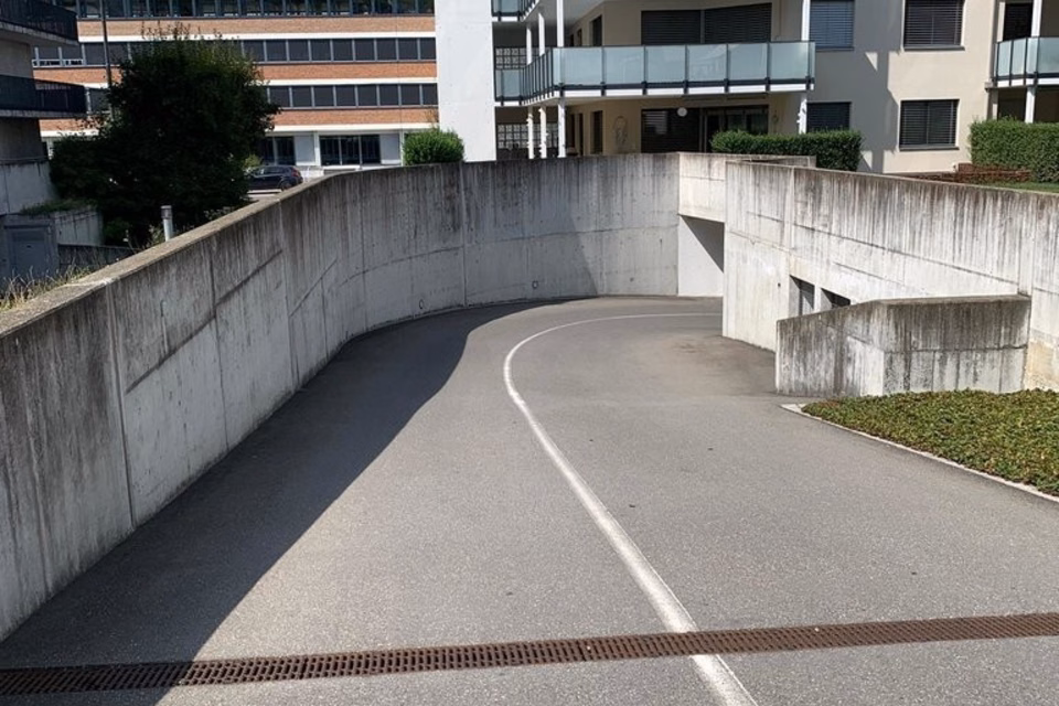 Place de parking pour moto à louer, Zugerstrasse, 6030 Ebikon, LU, CH