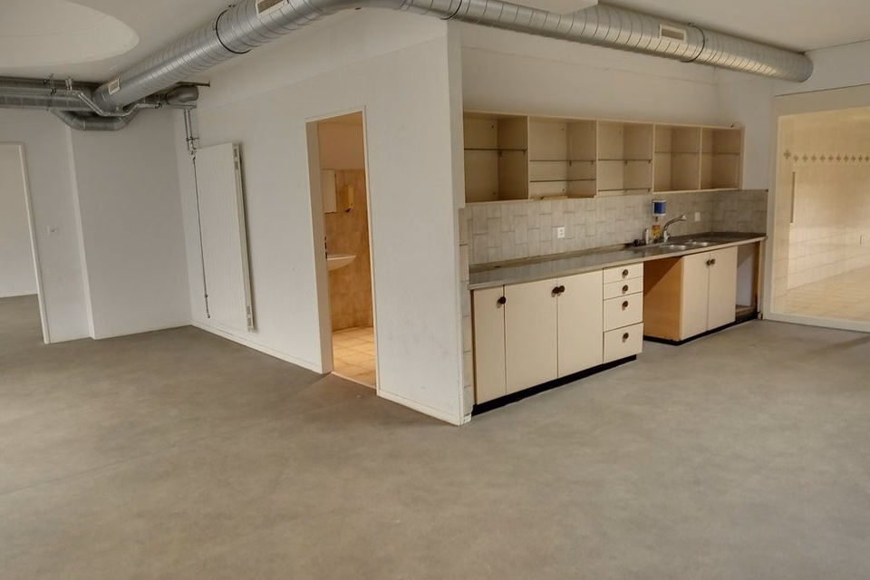 Commercial premises of approximately 245 m2 available immediately, Rue de la Borde, 1018 Lausanne, Vaud, CH