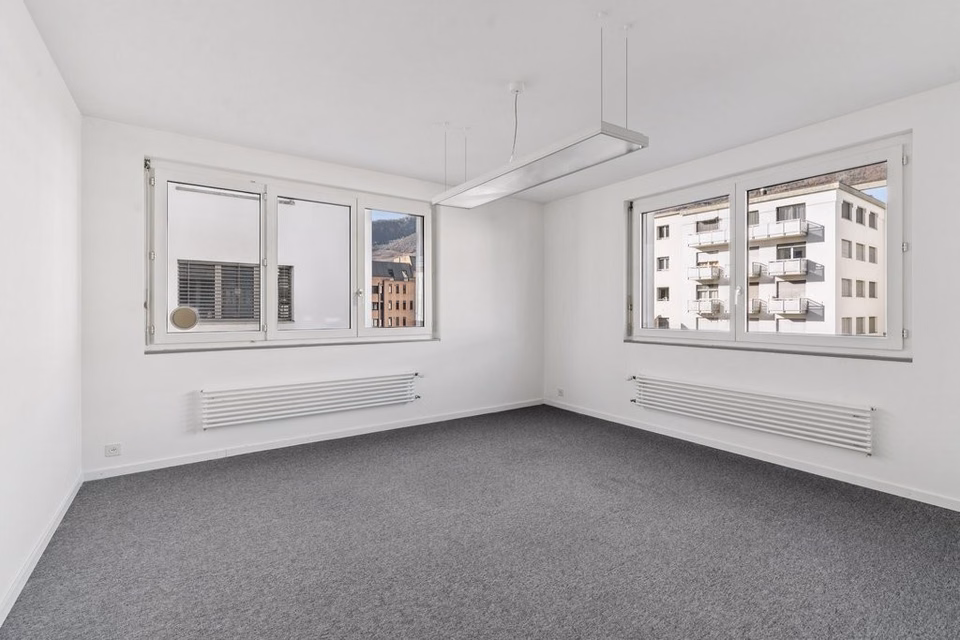 Bureau de 130 m2 à louer de suite ou à convenir, Avenue du Rothorn, 3960 Sierre, Valais/Wallis, CH