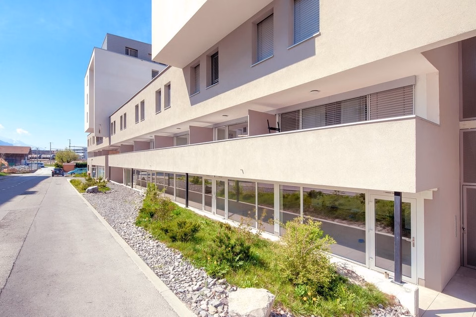 Locaux commerciaux de 80 m2 à louer de suite ou à convenir, Avenue des Platanes 12 (F), 3960 Sierre, Valais/Wallis, CH