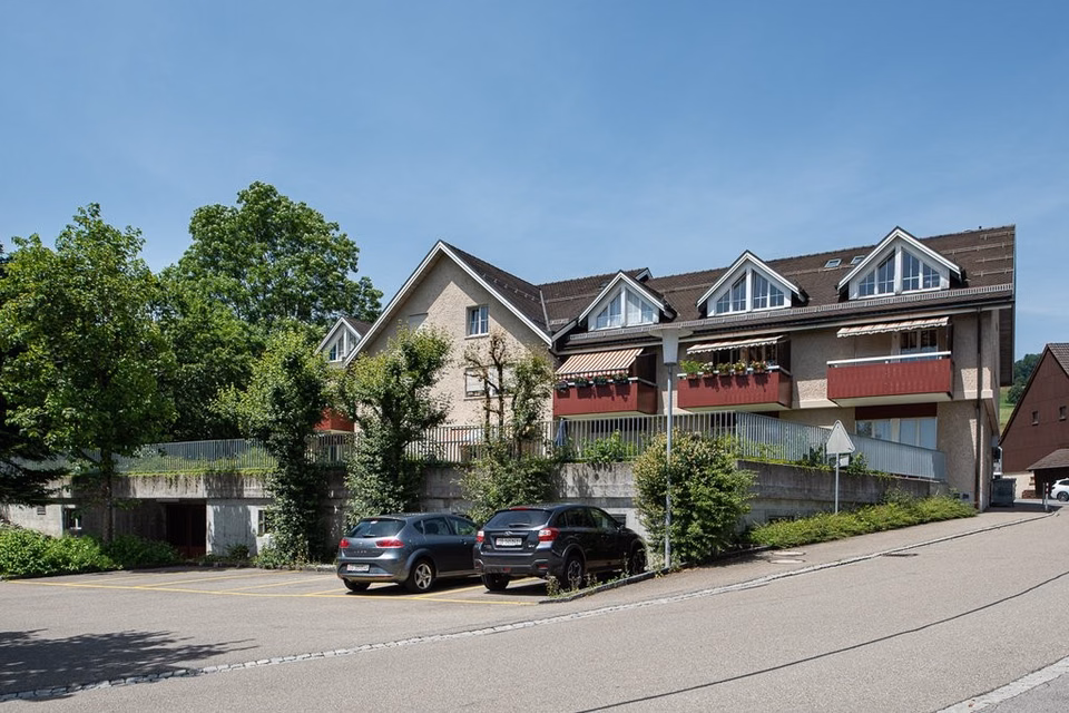 Un posto asciutto per la sua moto!, Hauptstrasse 6, 6A, 8, 10, 10A,, 9030 Abtwil, Saint Gallen, CH