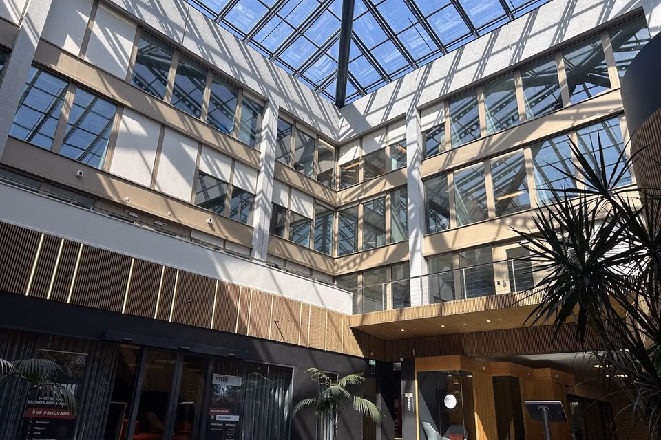 Bureaux de 677 m2- 3ème étage- au Geneva Business Center à Lancy, Avenue des Morgines, 1213 Petit-Lancy, Geneva, CH