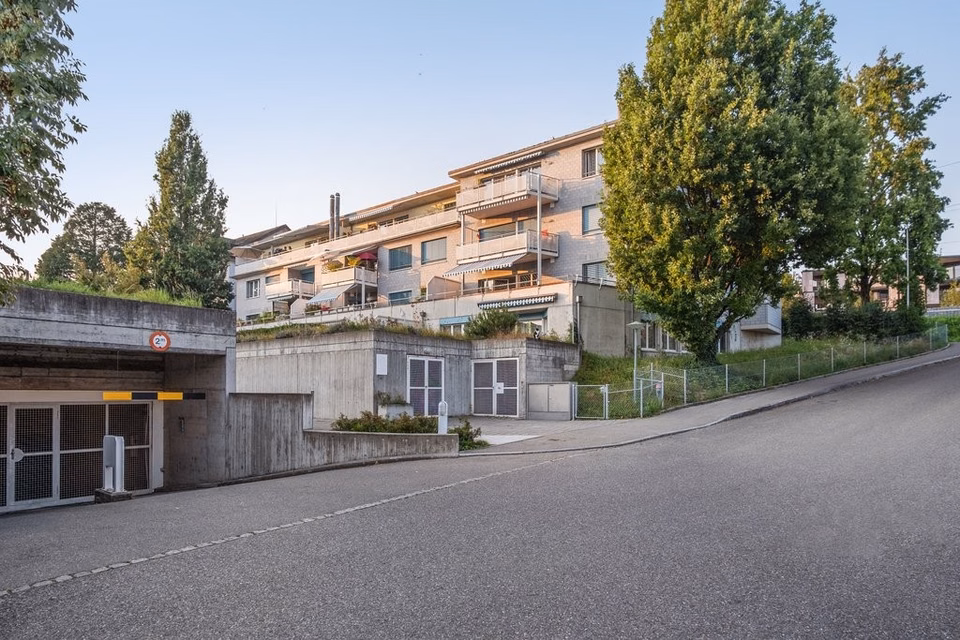 Motorrad-Einstellplatz in Männedorf zu vermieten!, Asylstrasse, 8708 Männedorf, Zurich, CH