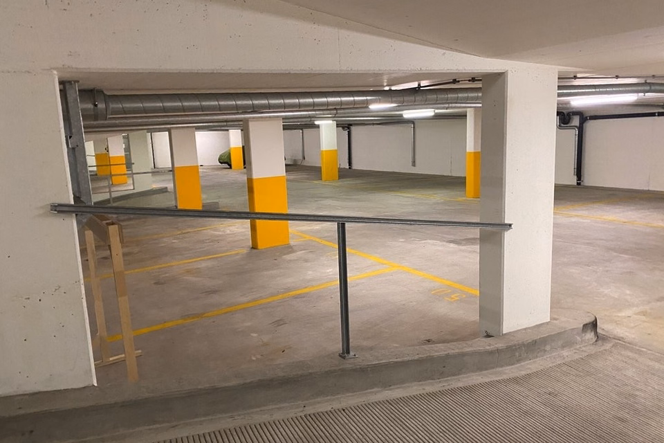 Motorrad-Einstellplatz in Männedorf zu vermieten!, Asylstrasse, 8708 Männedorf, Zurich, CH