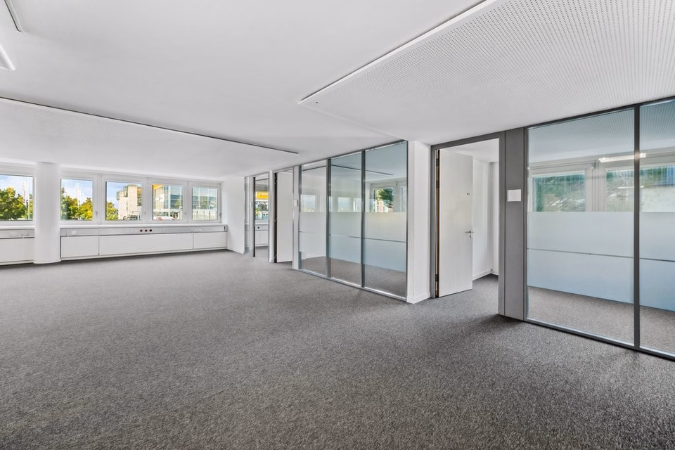 Jetzt zugreifen! Grosszügiges, teilbares Büro im Herzen von Crissier!, Boulevard de l''Arc-en-Ciel, 1030 Bussigny-p-L Distr, Vaud, CH