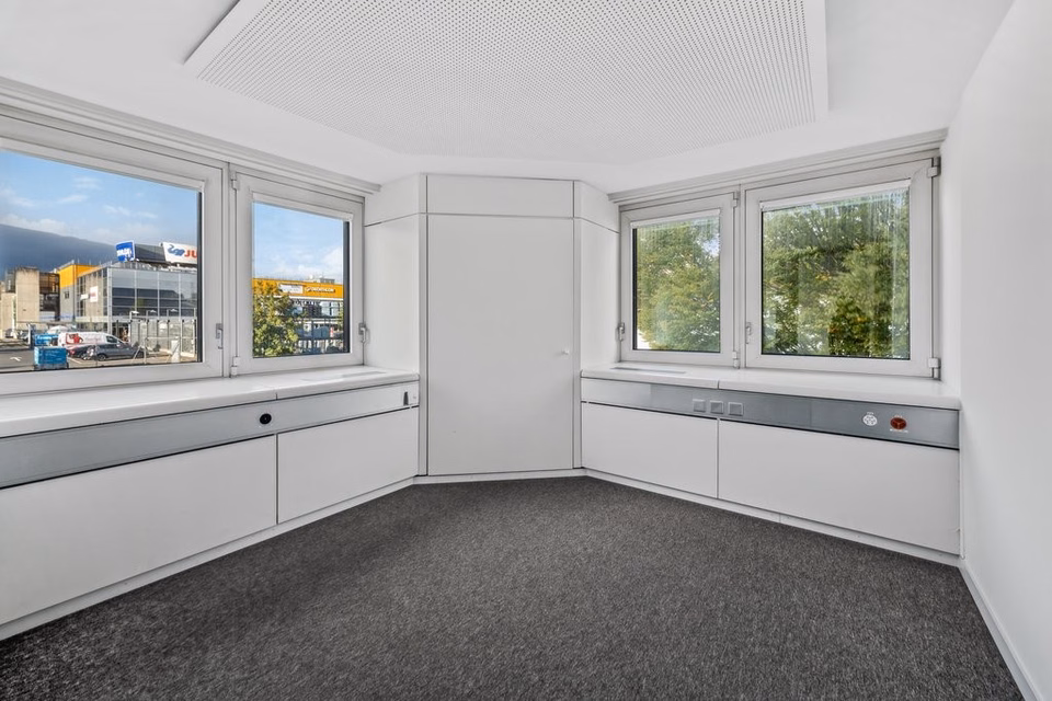 Jetzt zugreifen! Grosszügiges, teilbares Büro im Herzen von Crissier!, Boulevard de l''Arc-en-Ciel, 1030 Bussigny-p-L Distr, Vaud, CH