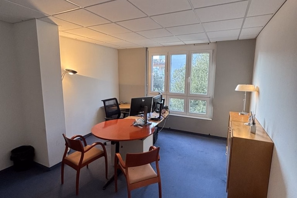 Da non perdere! Splendida superficie ufficio luminosa in edificio misto, Les Fontaines F (Joran, 1260 Nyon, Vaud, CH