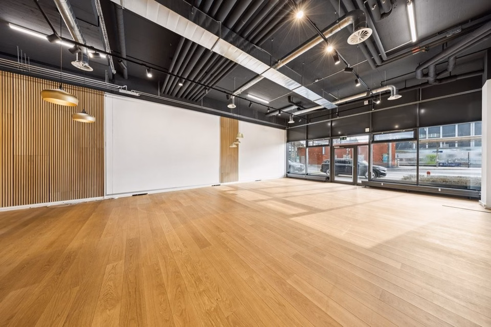 Locale commerciale vicino alla stazione di Zollikofen, Bernstrasse, 3052 Zollikofen, Bern, CH