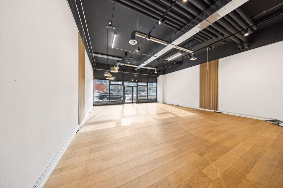 Locale commerciale vicino alla stazione di Zollikofen, Bernstrasse, 3052 Zollikofen, Bern, CH