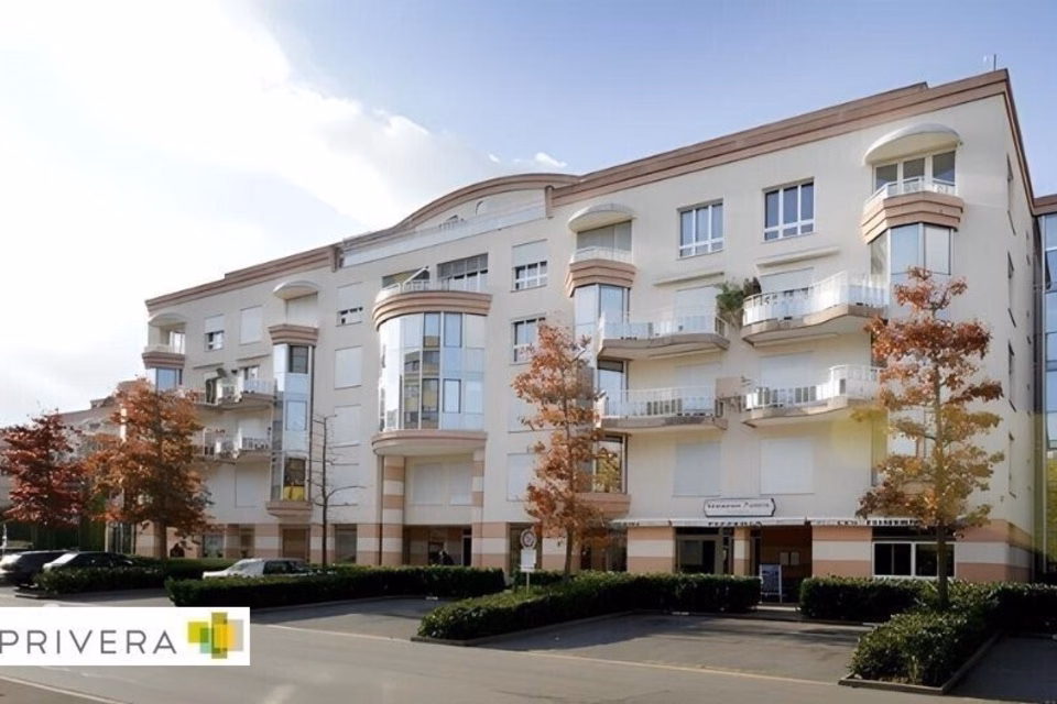 Don't miss! Superb bright office space in a mixed-use building, Les Fontaines G (Eysins 53 A), 1260 Nyon, Vaud, CH