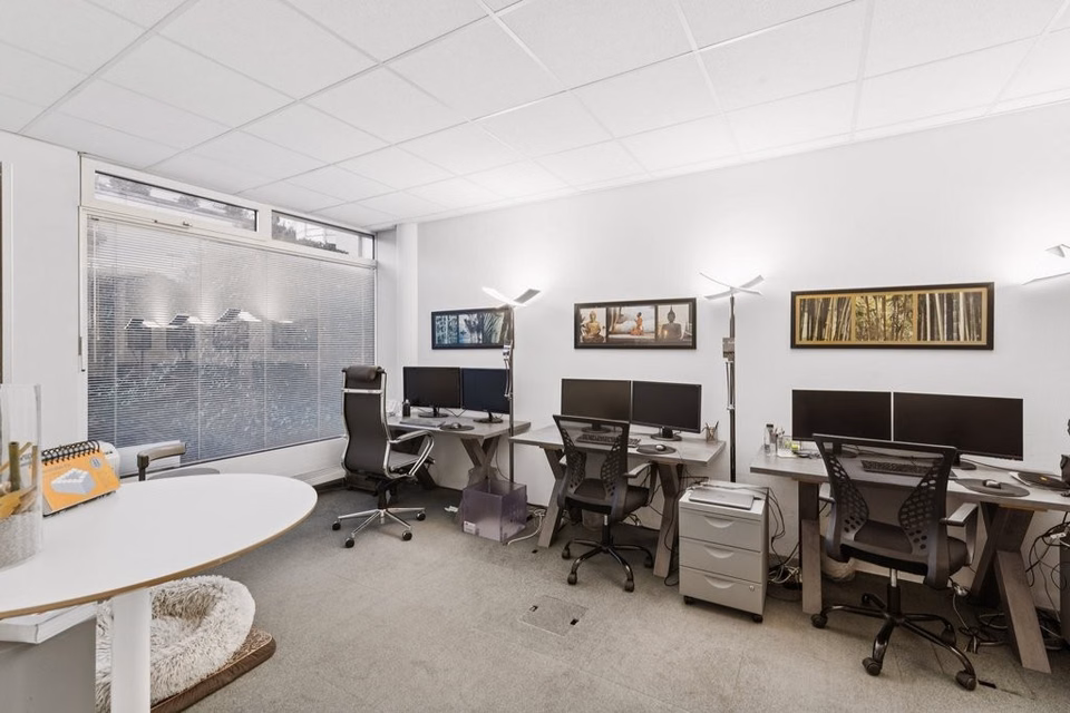 Don't miss! Superb bright office space in a mixed-use building, Les Fontaines G (Eysins 53 A), 1260 Nyon, Vaud, CH