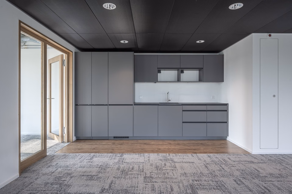 Ready to work - Work in the Ceres Tower, Hohenrainstrasse, 4133 Pratteln, Basel-Landschaft, CH