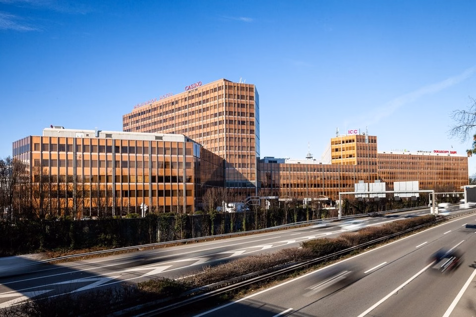 Superficie uffici di 730 m2 ristrutturata al 4° piano, Route de Pré-Bois, 1215 Genève, Geneva, CH