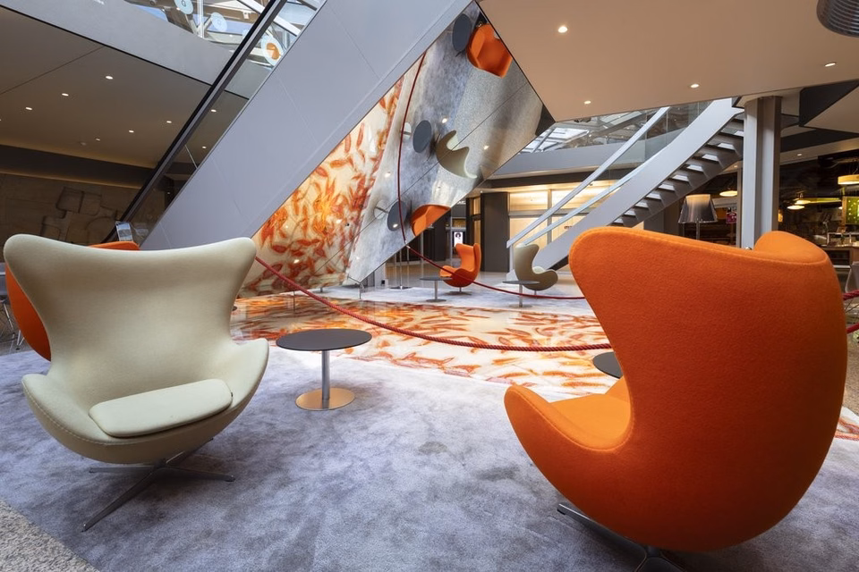 Superficie uffici di 730 m2 ristrutturata al 4° piano, Route de Pré-Bois, 1215 Genève, Geneva, CH