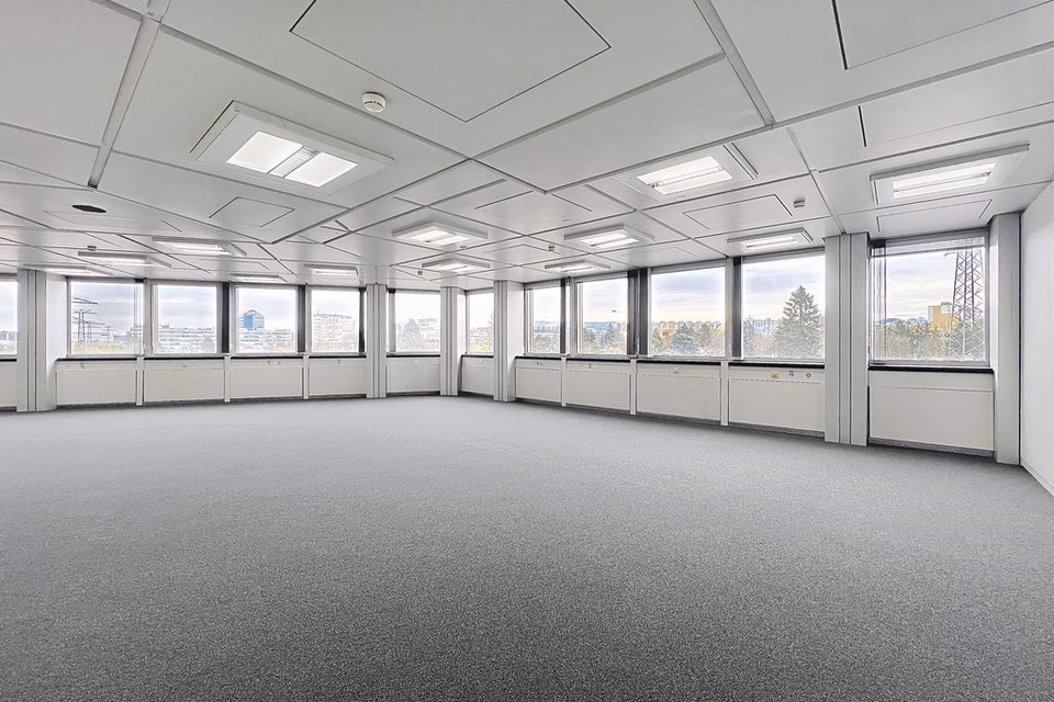 Superficie uffici di 730 m2 ristrutturata al 4° piano, Route de Pré-Bois, 1215 Genève, Geneva, CH