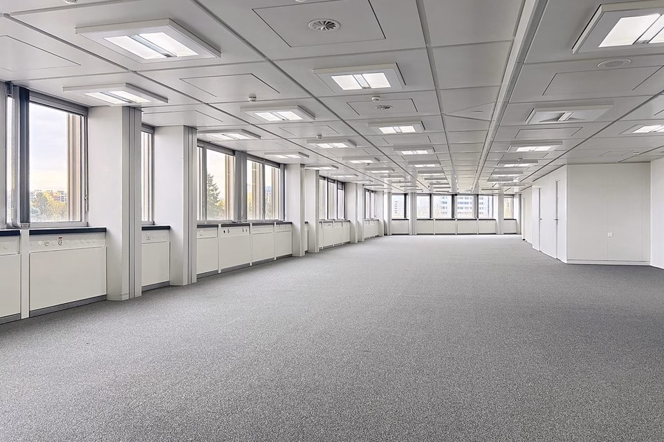 Superficie uffici di 730 m2 ristrutturata al 4° piano, Route de Pré-Bois, 1215 Genève, Geneva, CH