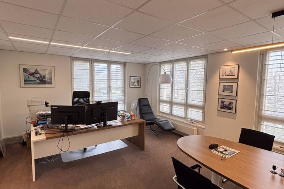 Don't miss out! Large commercial space in Nyon, Les Fontaines L (Fontaine, 1260 Nyon, Vaud, CH