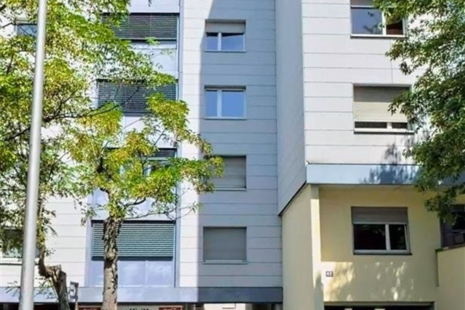 Parkplatz im Herzen von Lausanne, Avenue de Tivoli 56, 58, 60,, 1018 Lausanne, Vaud, CH