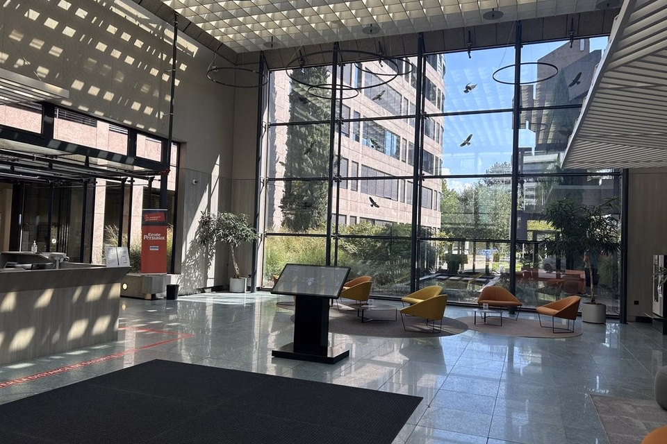 Superficie di 142 + 228 m2 ossia 370 m2 al Geneva Business Center a Lancy, Avenue des Morgines, 1213 Petit-Lancy, Geneva, CH